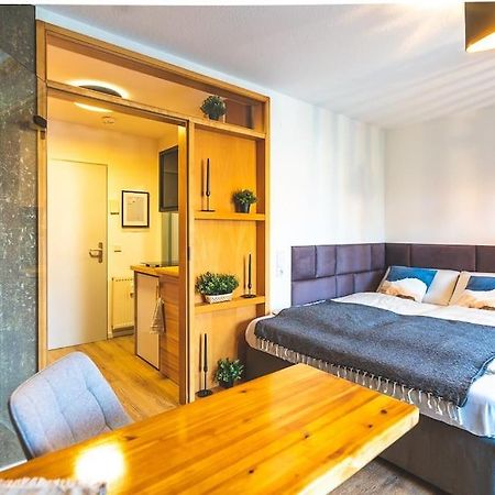 Golden Nugget Inkl Wlan, Parkplatz Apartment Detmold Exterior photo